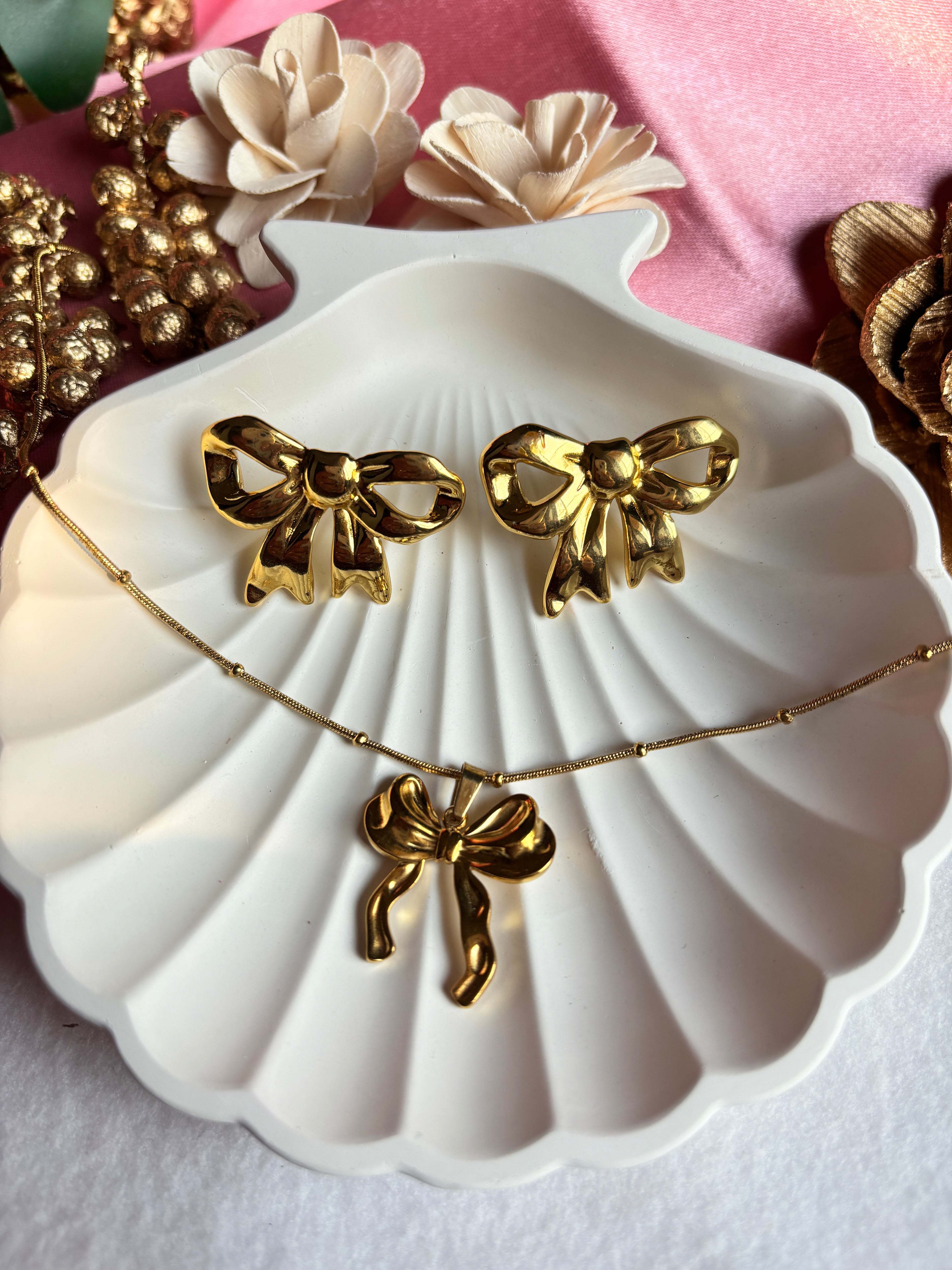 Golden Bow Charm Combo